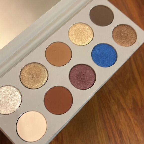 KKW X Mario eyeshadow palette - Picture 2 of 4